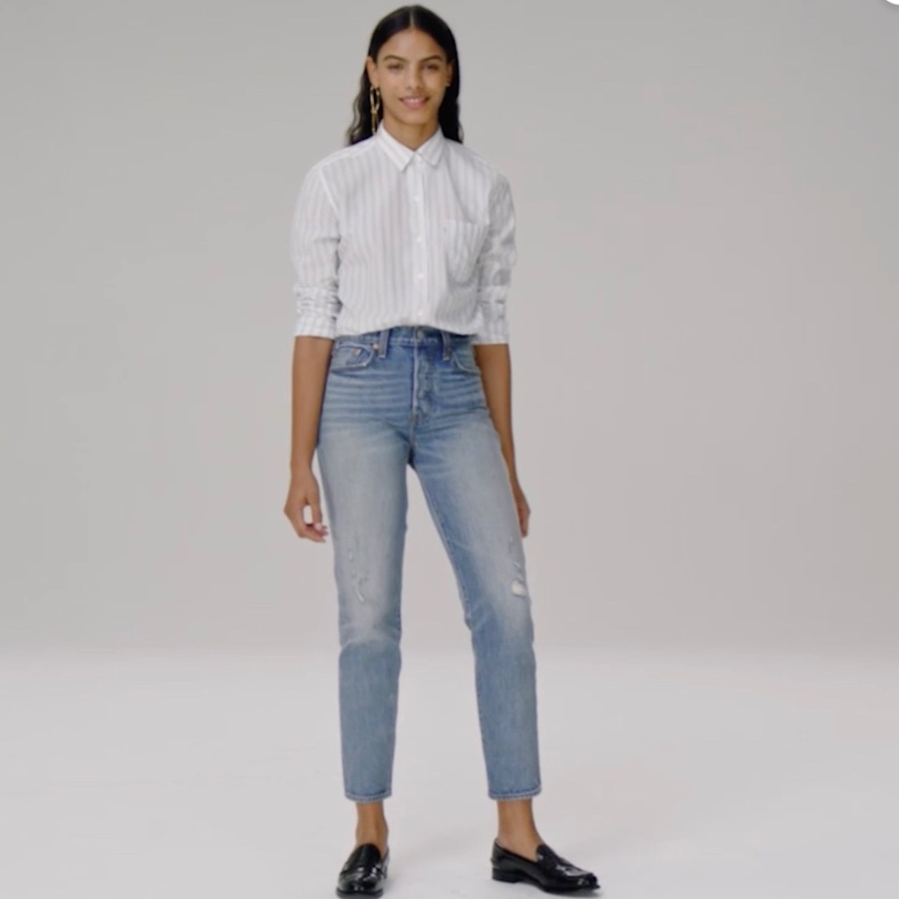 Levis Wedgie Jeans High Rise Button Fly Tapered Leg frayed Hem Sz 26 NWT